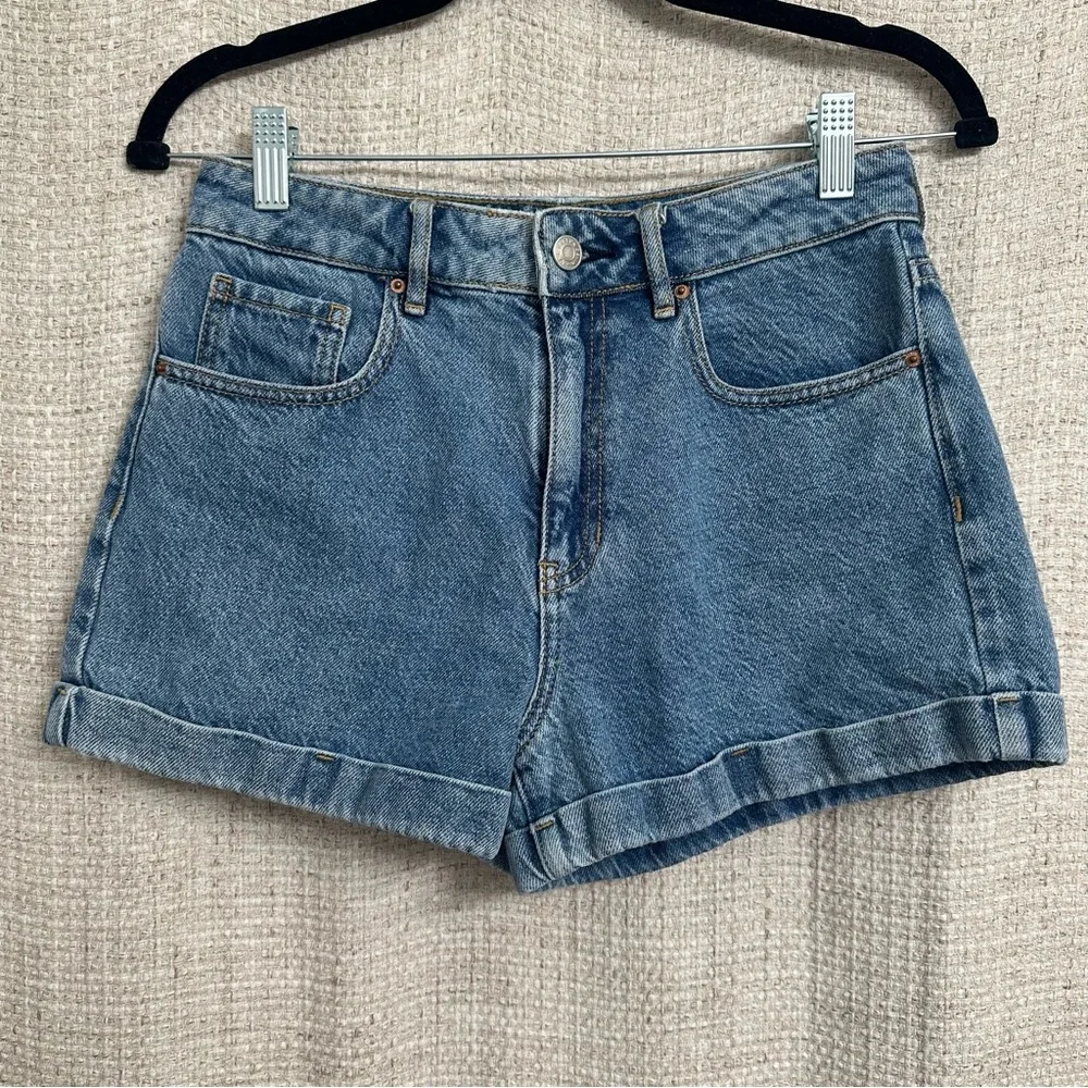 Pacsun Mom Shorts High Waisted Denim Rolled Cuff Blue Size 26 - Picture 2 of 4